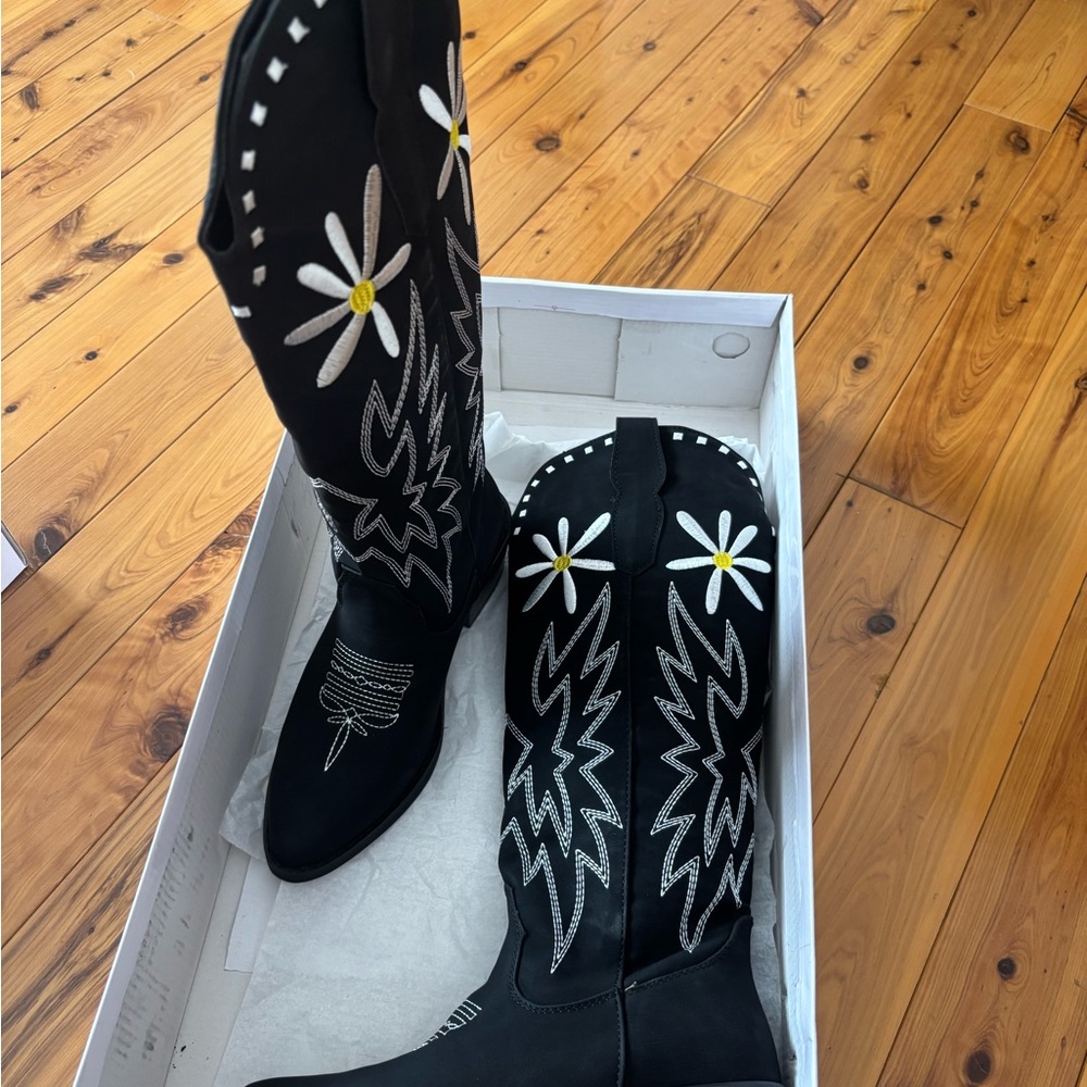 Pink Lily Black Floral Embroidered Boots